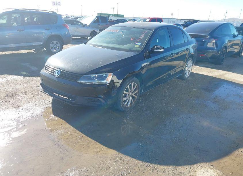Photo 2 of 2011 Volkswagen Jetta 2.5L SE (VIN 3VWDX7AJ0BM013454)