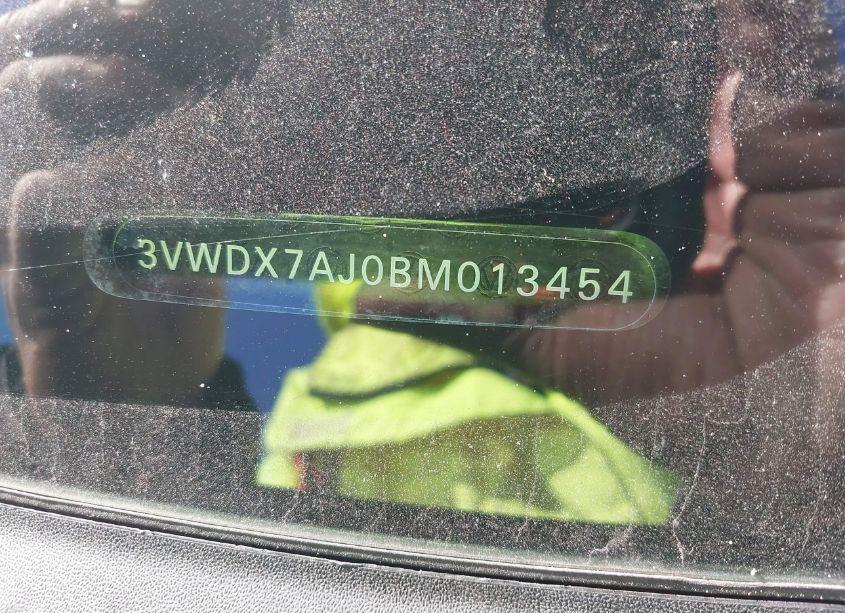 Photo 9 of 2011 Volkswagen Jetta 2.5L SE (VIN 3VWDX7AJ0BM013454)