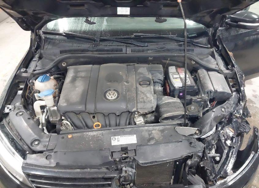 Photo 10 of 2011 Volkswagen Jetta 2.5L SE (VIN 3VWDX7AJ0BM307369)