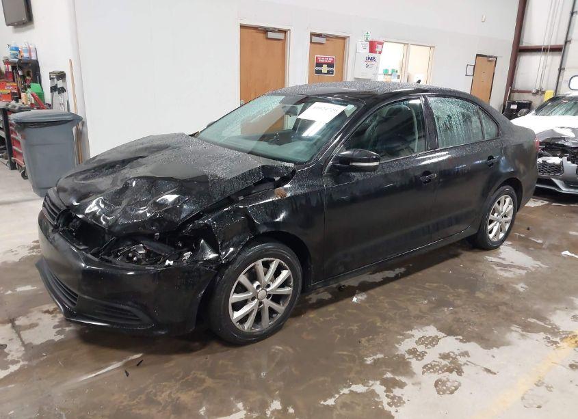 Photo 2 of 2011 Volkswagen Jetta 2.5L SE (VIN 3VWDX7AJ0BM307369)