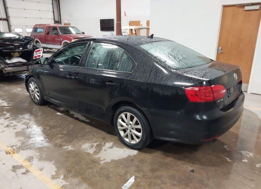 Photo 3 of 2011 Volkswagen Jetta 2.5L SE (VIN 3VWDX7AJ0BM307369)