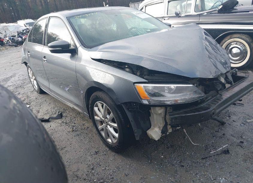 2011 Volkswagen Jetta SE (VIN 3VWDX7AJ0BM339206) main photo