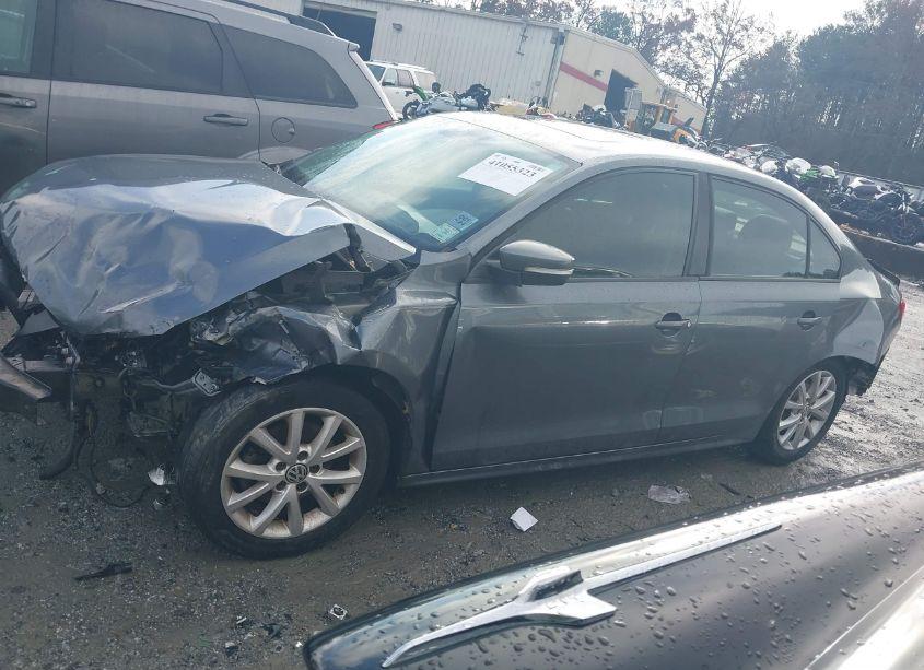 Photo 15 of 2011 Volkswagen Jetta SE (VIN 3VWDX7AJ0BM339206)