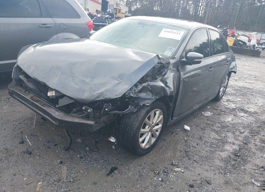 Photo 2 of 2011 Volkswagen Jetta SE (VIN 3VWDX7AJ0BM339206)