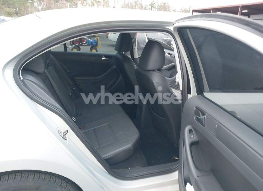 Photo 8 of 2011 Volkswagen Jetta 2.5L SE (VIN 3VWDX7AJ0BM366289)