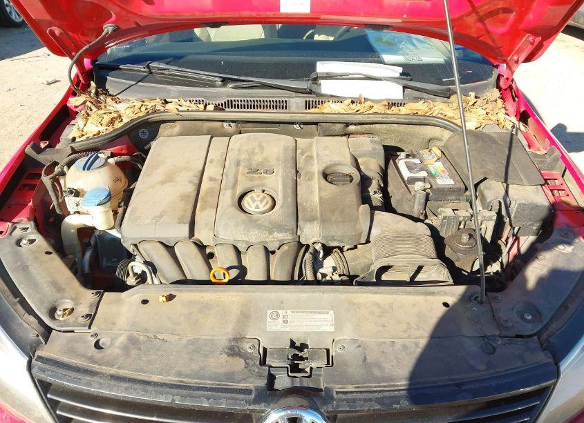 Photo 10 of 2011 Volkswagen Jetta 2.5L SE (VIN 3VWDX7AJ0BM399745)