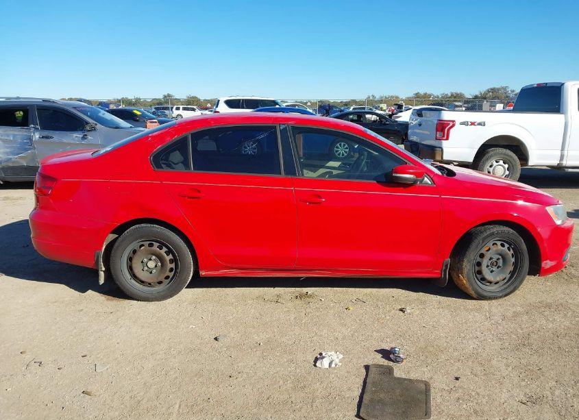 Photo 13 of 2011 Volkswagen Jetta 2.5L SE (VIN 3VWDX7AJ0BM399745)