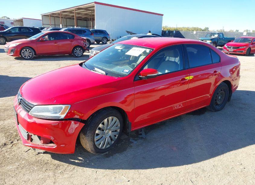 Photo 2 of 2011 Volkswagen Jetta 2.5L SE (VIN 3VWDX7AJ0BM399745)