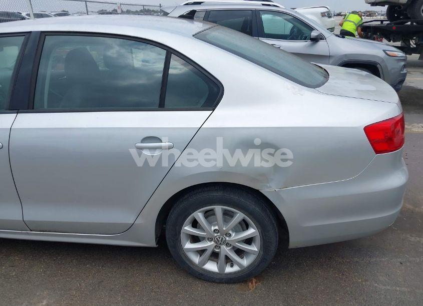 Photo 13 of 2012 Volkswagen Jetta 2.5L SE (VIN 3VWDX7AJ0CM304909)