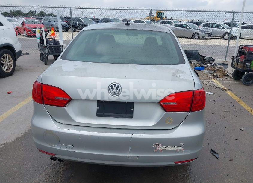 Photo 14 of 2012 Volkswagen Jetta 2.5L SE (VIN 3VWDX7AJ0CM304909)