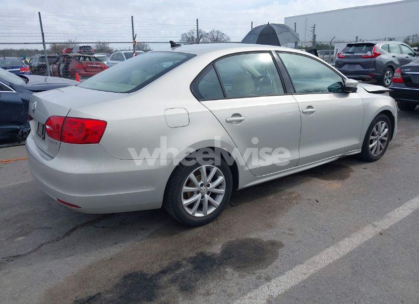 Photo 4 of 2012 Volkswagen Jetta 2.5L SE (VIN 3VWDX7AJ0CM311956)