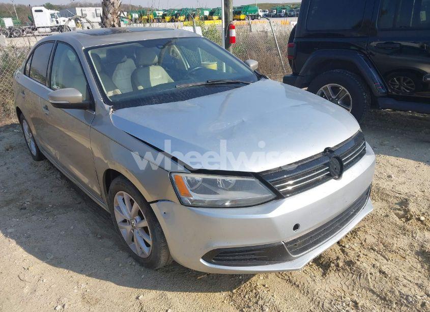 Photo 6 of 2013 Volkswagen Jetta 2.5L SE (VIN 3VWDX7AJ0DM226262)