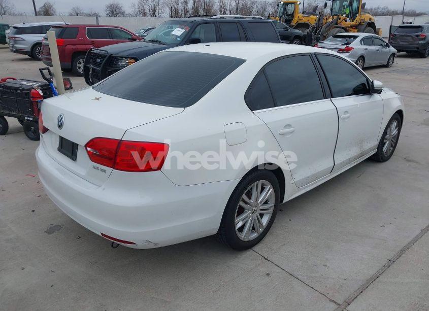 Photo 4 of 2013 Volkswagen Jetta 2.5L SE (VIN 3VWDX7AJ0DM254062)