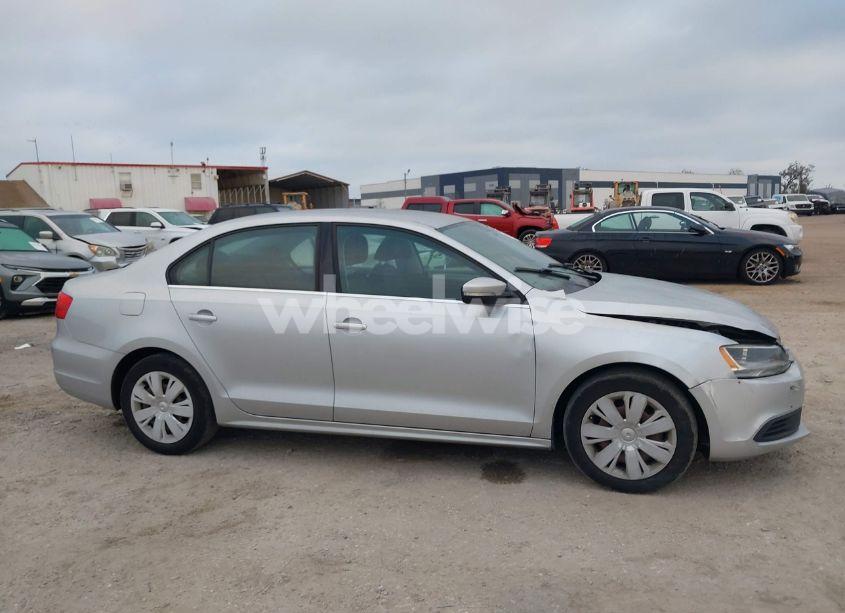 Photo 13 of 2013 Volkswagen Jetta 2.5L SE (VIN 3VWDX7AJ0DM384908)