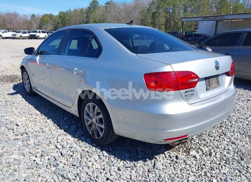 Photo 3 of 2013 Volkswagen Jetta 2.5L SE (VIN 3VWDX7AJ0DM426753)
