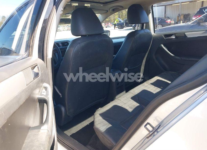 Photo 8 of 2013 Volkswagen Jetta 2.5L SE (VIN 3VWDX7AJ0DM426753)