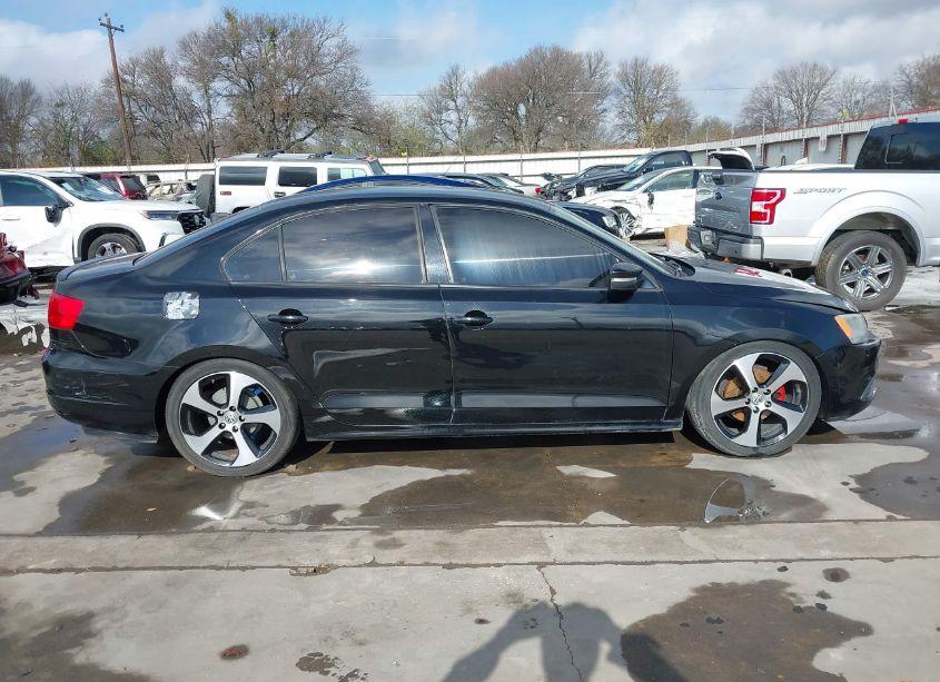 Photo 14 of 2011 Volkswagen Jetta 2.5L SE (VIN 3VWDX7AJ1BM310975)