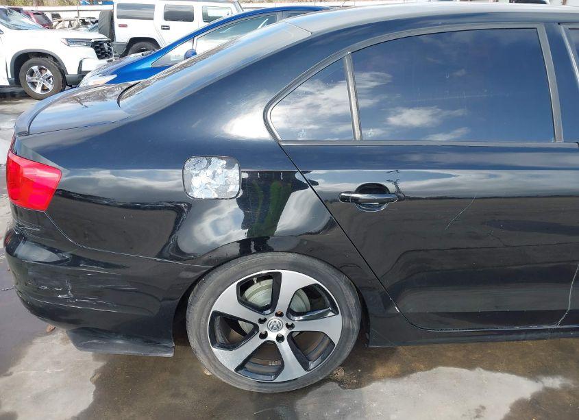 Photo 20 of 2011 Volkswagen Jetta 2.5L SE (VIN 3VWDX7AJ1BM310975)