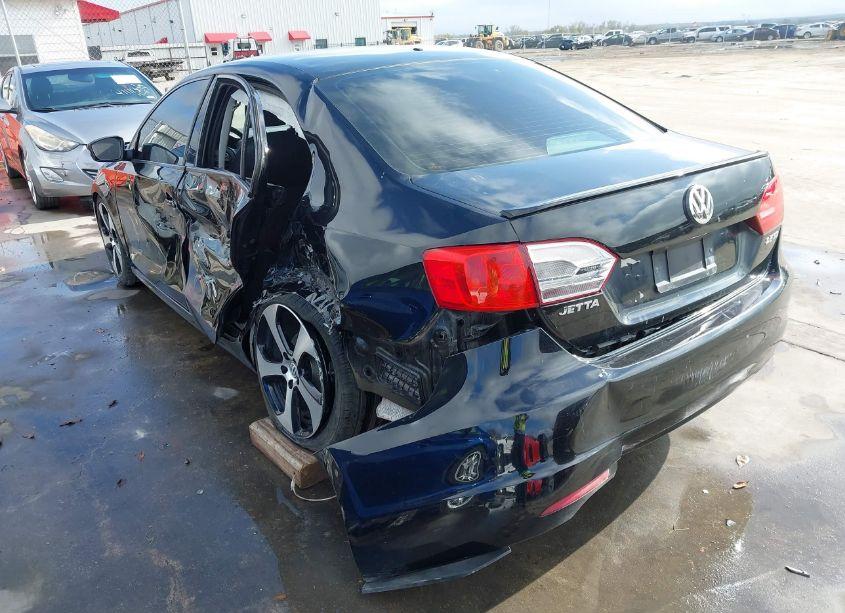 Photo 3 of 2011 Volkswagen Jetta 2.5L SE (VIN 3VWDX7AJ1BM310975)