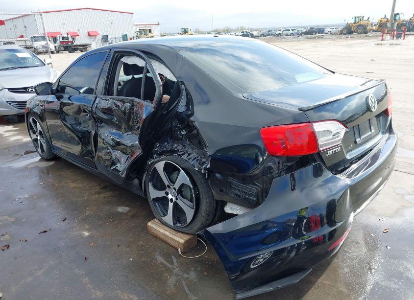 Photo 6 of 2011 Volkswagen Jetta 2.5L SE (VIN 3VWDX7AJ1BM310975)