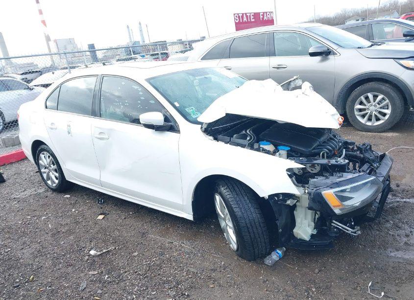 2011 Volkswagen Jetta 2.5L SE (VIN 3VWDX7AJ1BM316274) main photo