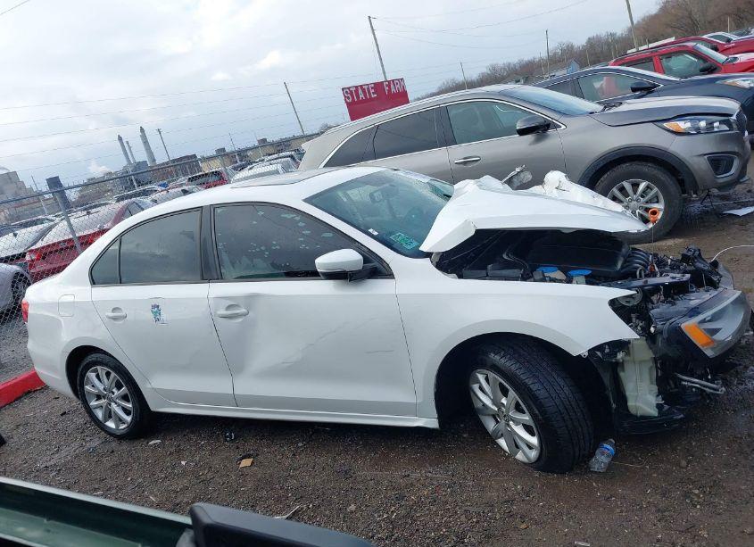 Photo 13 of 2011 Volkswagen Jetta 2.5L SE (VIN 3VWDX7AJ1BM316274)