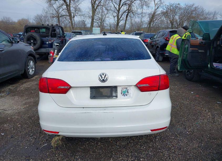 Photo 16 of 2011 Volkswagen Jetta 2.5L SE (VIN 3VWDX7AJ1BM316274)