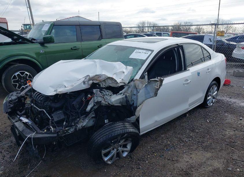 Photo 2 of 2011 Volkswagen Jetta 2.5L SE (VIN 3VWDX7AJ1BM316274)