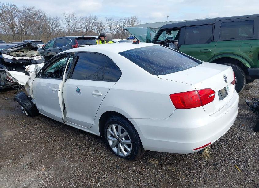 Photo 3 of 2011 Volkswagen Jetta 2.5L SE (VIN 3VWDX7AJ1BM316274)