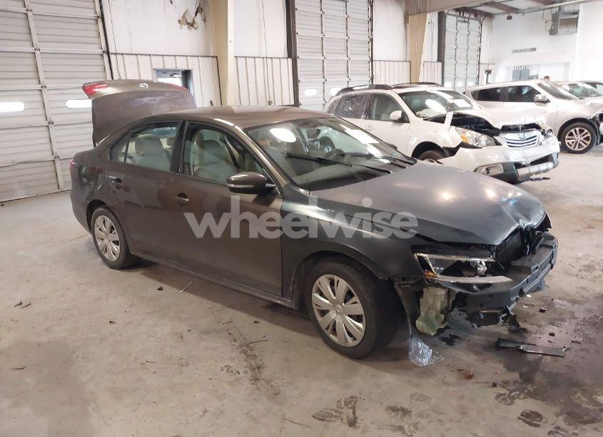 2011 Volkswagen Jetta 2.5L SE (VIN 3VWDX7AJ1BM320275) main photo