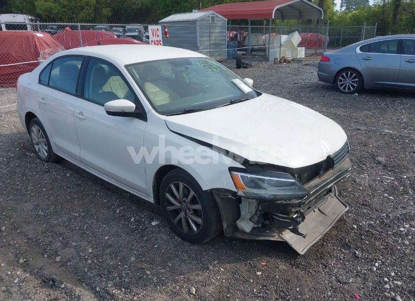 2011 Volkswagen Jetta 2.5L SE (VIN 3VWDX7AJ1BM349792) main photo