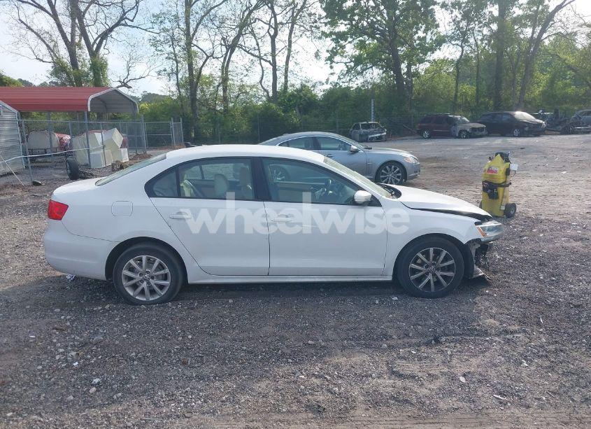 Photo 14 of 2011 Volkswagen Jetta 2.5L SE (VIN 3VWDX7AJ1BM349792)