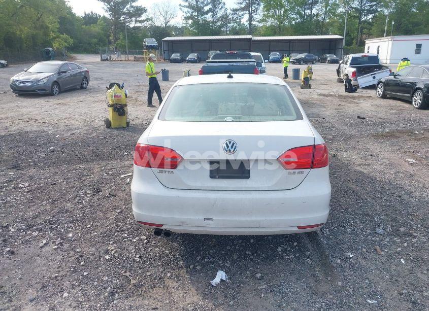 Photo 17 of 2011 Volkswagen Jetta 2.5L SE (VIN 3VWDX7AJ1BM349792)