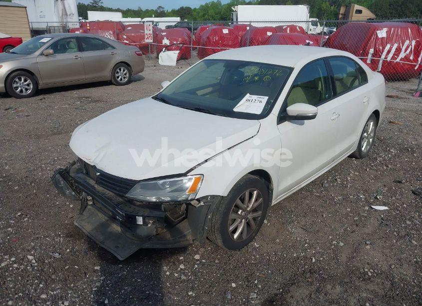 Photo 2 of 2011 Volkswagen Jetta 2.5L SE (VIN 3VWDX7AJ1BM349792)