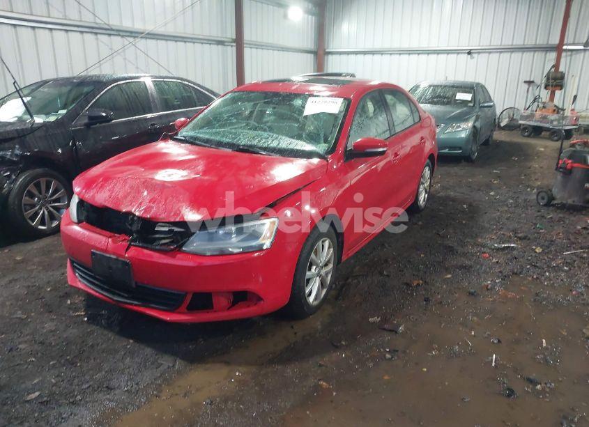 Photo 2 of 2012 Volkswagen Jetta 2.5L SE (VIN 3VWDX7AJ1CM388464)