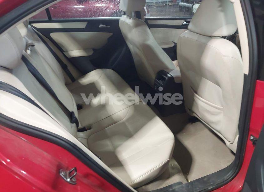 Photo 8 of 2012 Volkswagen Jetta 2.5L SE (VIN 3VWDX7AJ1CM388464)