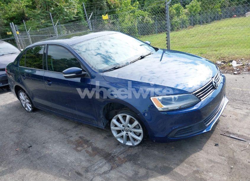2012 Volkswagen Jetta 2.5L SE (VIN 3VWDX7AJ1CM389470) main photo