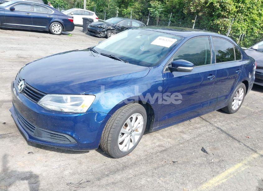 Photo 2 of 2012 Volkswagen Jetta 2.5L SE (VIN 3VWDX7AJ1CM389470)