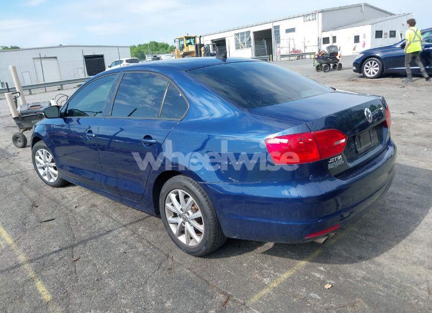 Photo 3 of 2012 Volkswagen Jetta 2.5L SE (VIN 3VWDX7AJ1CM389470)