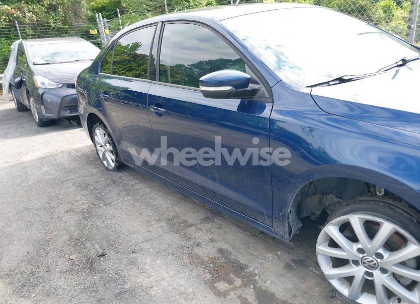 Photo 6 of 2012 Volkswagen Jetta 2.5L SE (VIN 3VWDX7AJ1CM389470)