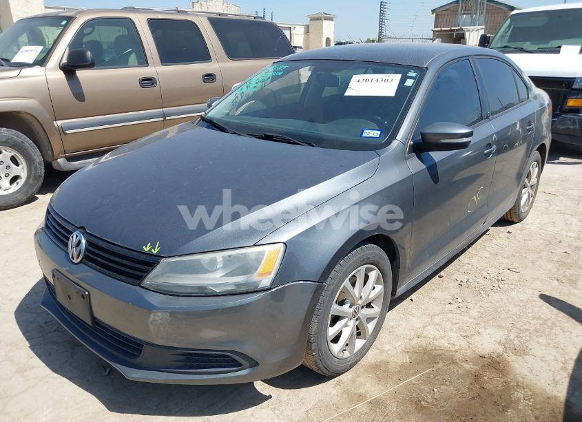 Photo 2 of 2012 Volkswagen Jetta 2.5L SE (VIN 3VWDX7AJ1CM459162)
