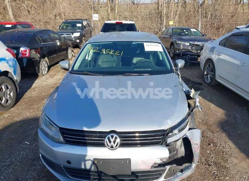 Photo 12 of 2013 Volkswagen Jetta 2.5L SE (VIN 3VWDX7AJ1DM253518)
