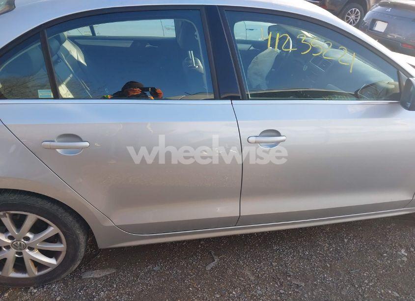 Photo 13 of 2013 Volkswagen Jetta 2.5L SE (VIN 3VWDX7AJ1DM253518)