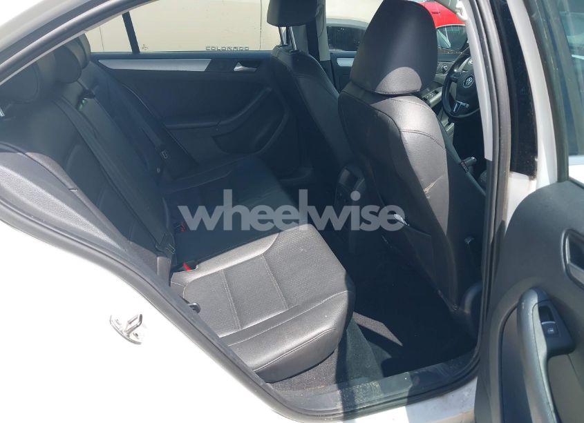 Photo 8 of 2013 Volkswagen Jetta 2.5L SE (VIN 3VWDX7AJ1DM319114)