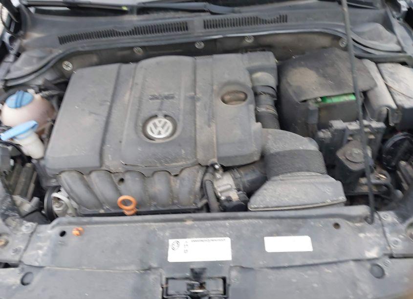 Photo 10 of 2013 Volkswagen Jetta 2.5L SE (VIN 3VWDX7AJ1DM388403)