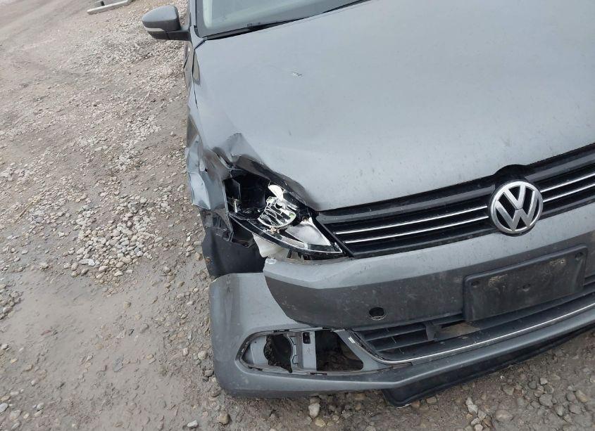 Photo 6 of 2013 Volkswagen Jetta 2.5L SE (VIN 3VWDX7AJ1DM388403)