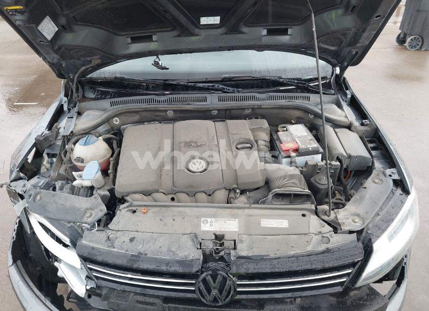Photo 10 of 2013 Volkswagen Jetta 2.5L SE (VIN 3VWDX7AJ1DM443139)