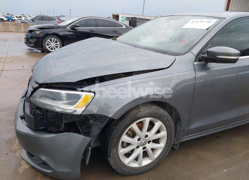 Photo 19 of 2013 Volkswagen Jetta 2.5L SE (VIN 3VWDX7AJ1DM443139)