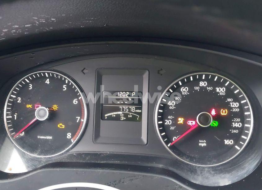 Photo 7 of 2013 Volkswagen Jetta 2.5L SE (VIN 3VWDX7AJ1DM443139)