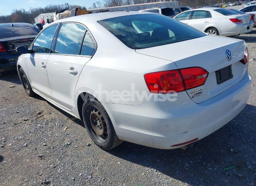 Photo 3 of 2011 Volkswagen Jetta 2.5L SE (VIN 3VWDX7AJ2BM088849)